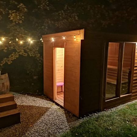 Dziki Zakatek Piskornia Dom Z Sauna Ngoại thất bức ảnh